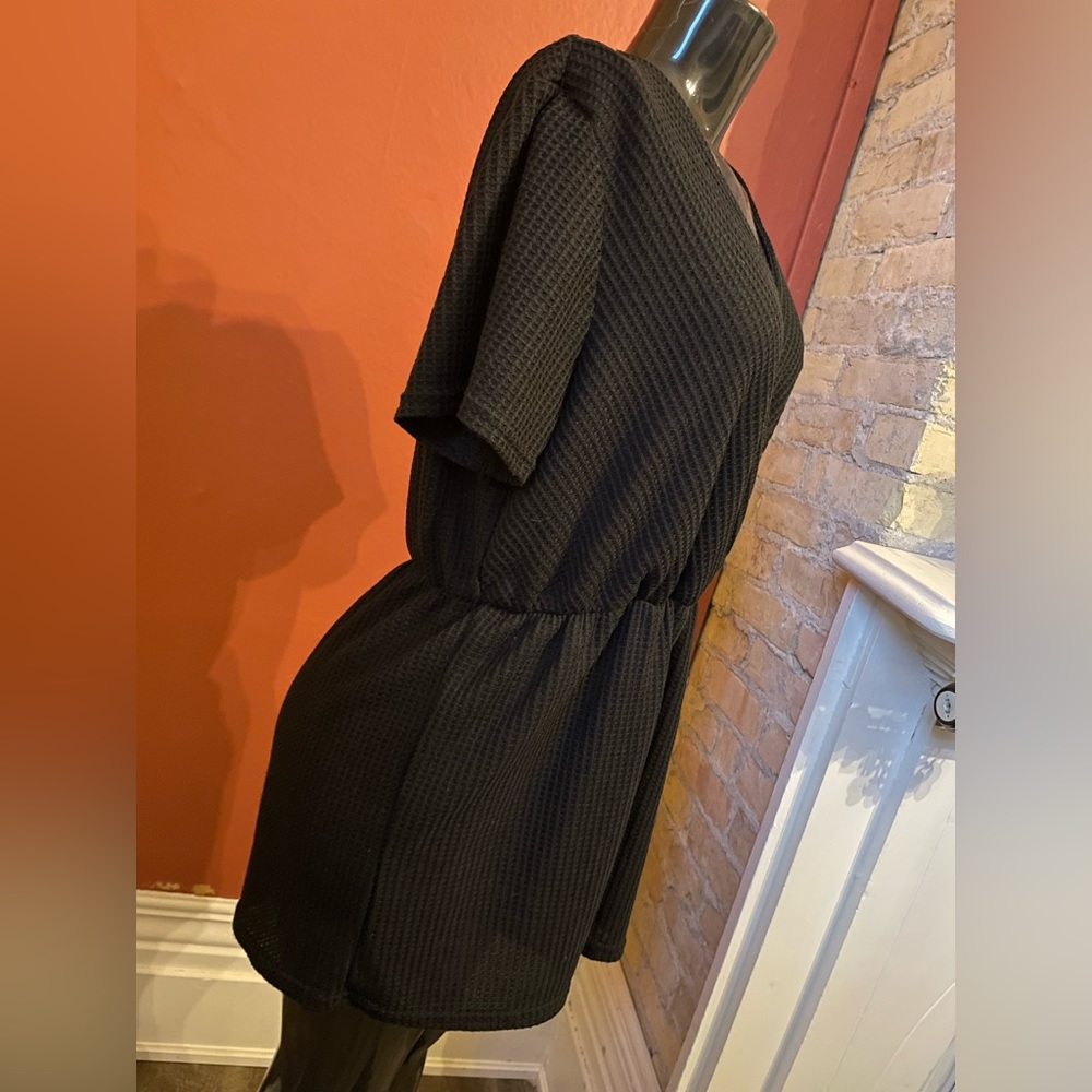 Women’s Shein Plus Size Romper ( 1X ) - Picture 5 of 5